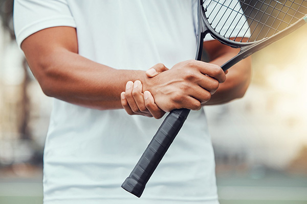 Hand Pain, Numbness or Tingling? Carpal Tunnel Treatment in Irvine & Anaheim